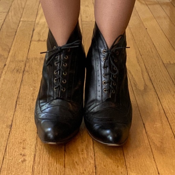 Fluevog Teapot Lady Grey boots - Picture 2 of 8